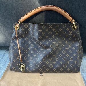 LV Artsy bag